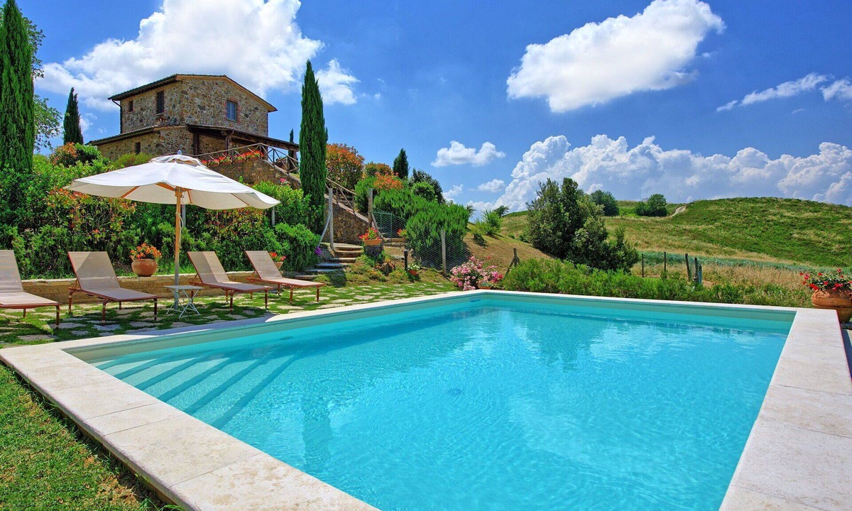 Trequanda Villa | Beautiful private villa with private pool, WIFI, TV, veranda, panoramic view, close to Montepulciano