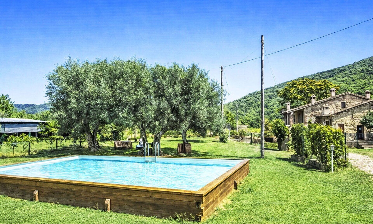 Montelovesco Villa | Beautiful villa for 5 guests with WIFI, pool, TV and pets allowed