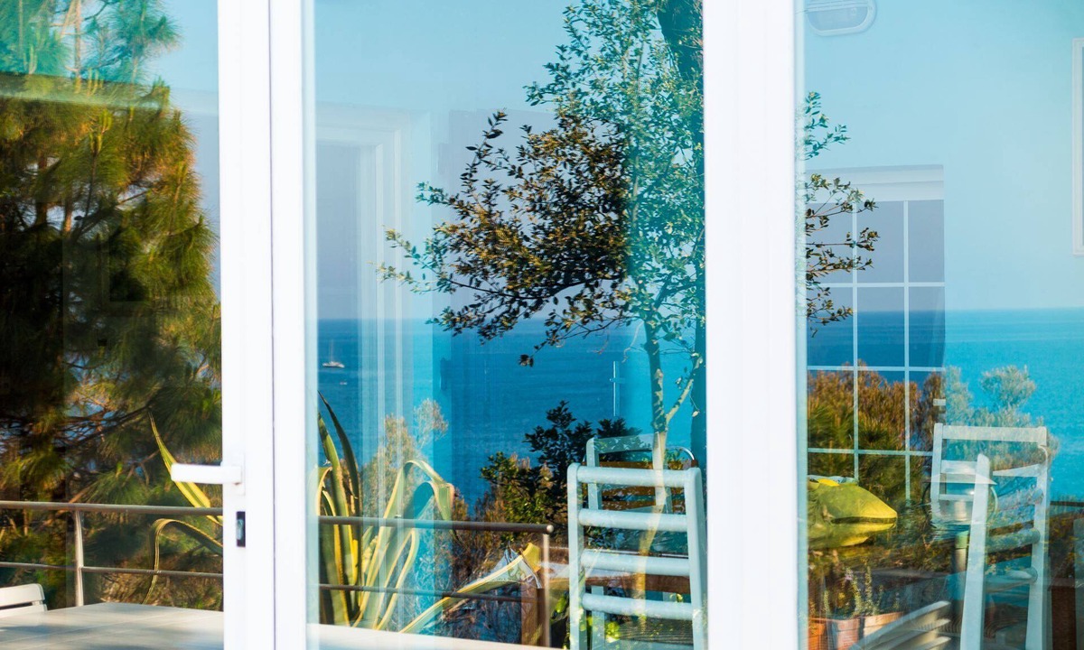Portoferraio Villa | Beautiful villa overlooking the beach of Seccione