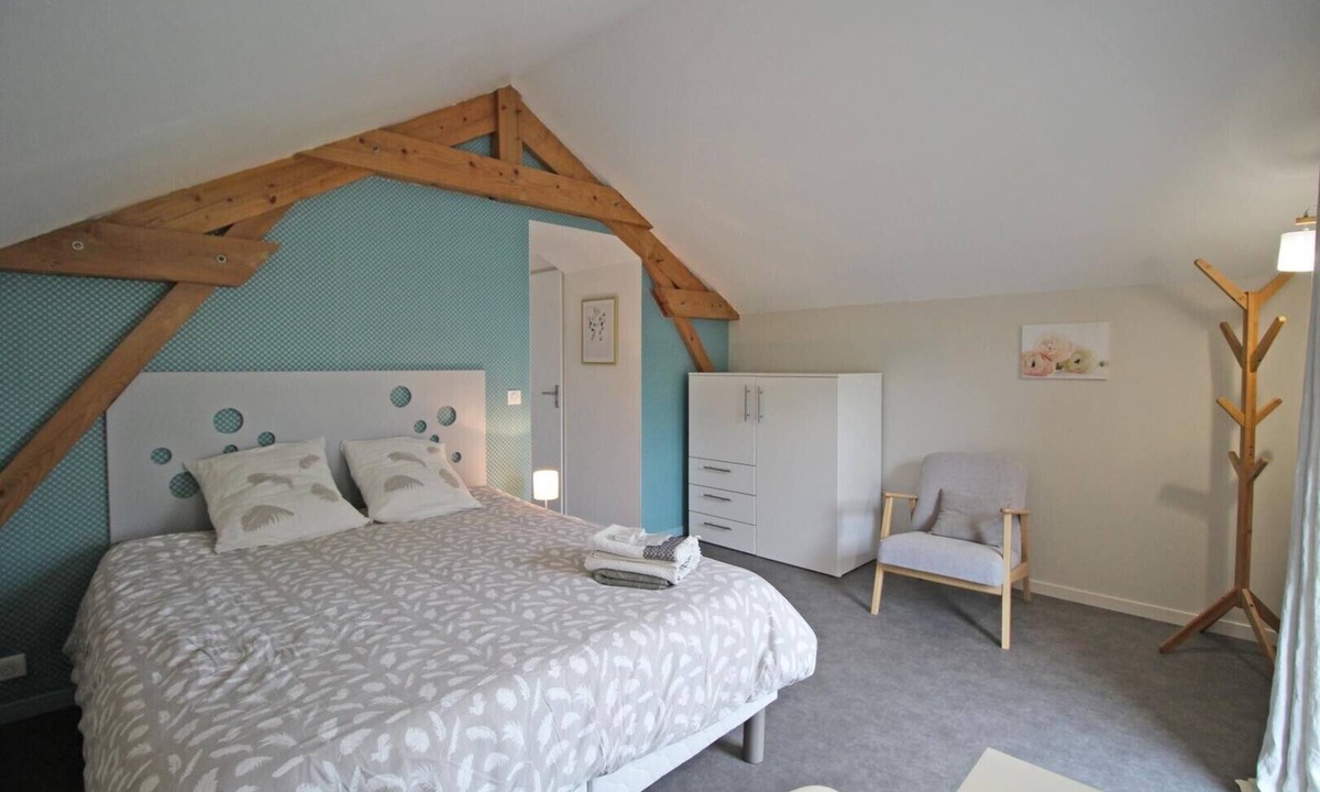 Bersac-sur-Rivalier Bed & Breakfast | Bed and Breakfast 'Chambre Familiale' with Private Terrace, Shared Garden and Wi-Fi