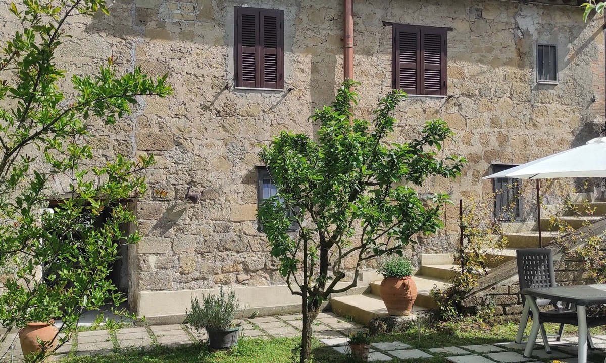Grotte di Castro House | Biscarello House - Borgo and Lake