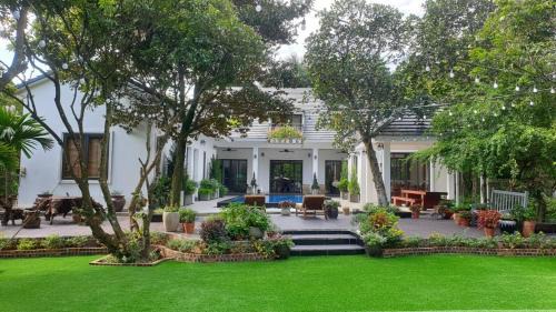 Soc Son Villa | Blue Mountain Villa - Venuestay