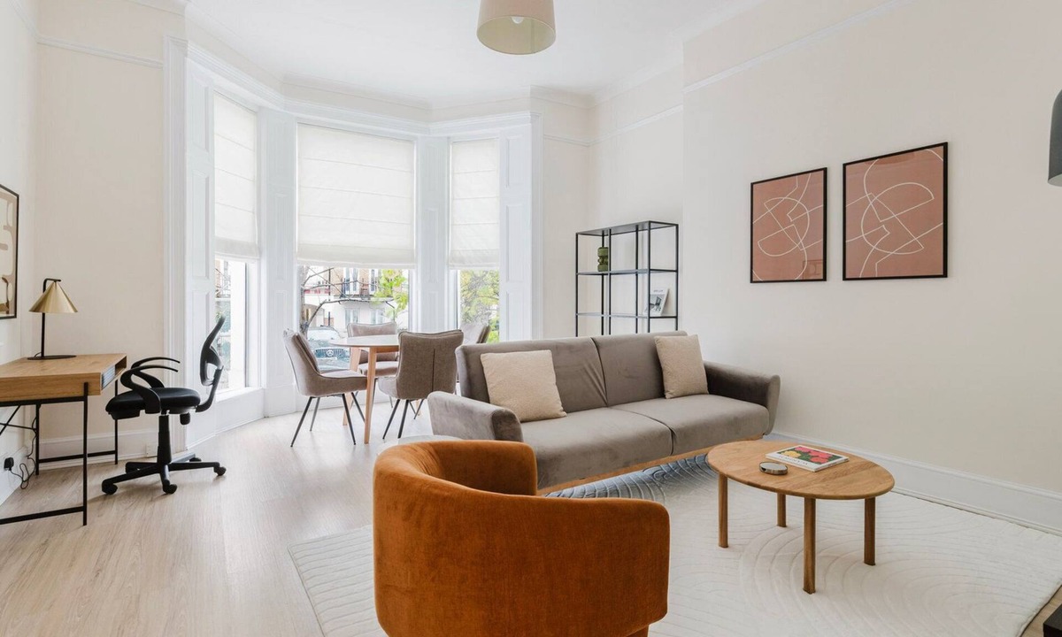 West Kensington Apartment | Blueground | Holland Park, terrace, nr Holland Park