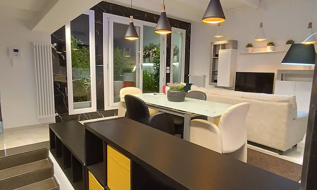 Andria House | Blumoon