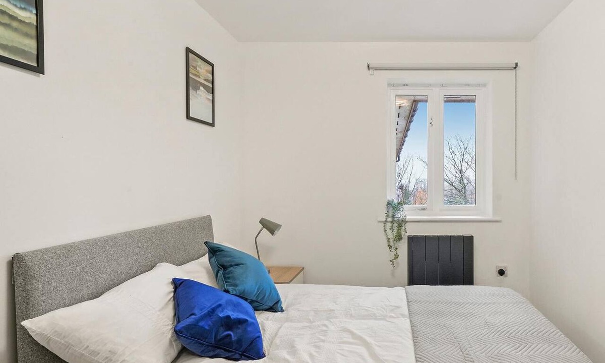 Woolwich Riverside Apartment | Book Now! 2-Bed, 2-Bath Xmas Home for Up to 6 Guests