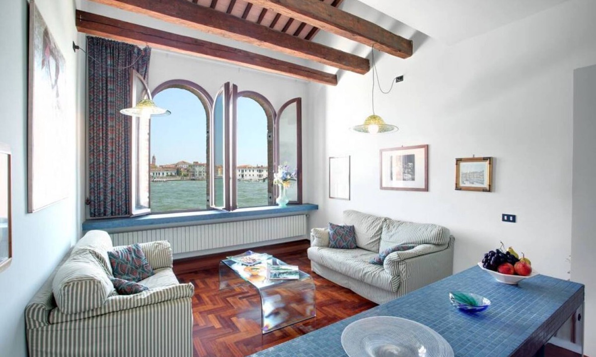 Molina Apartment | Bright apartment with a view of the Giudecca canal