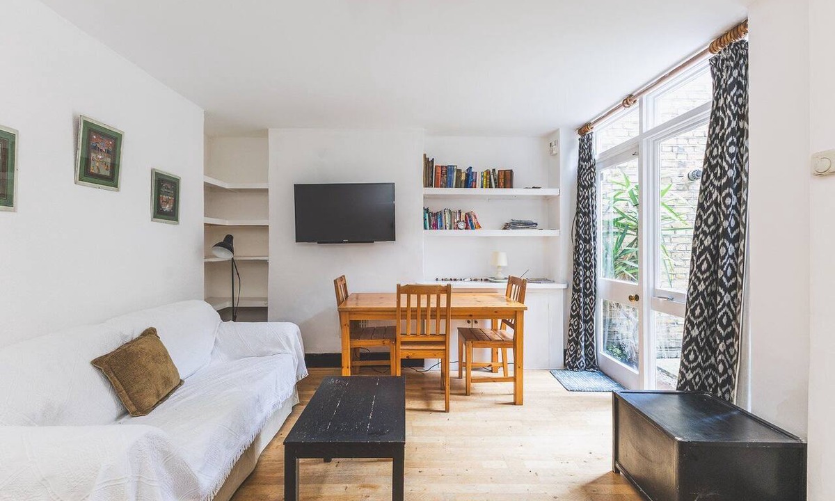 Angel Apartment | Bright Islington One Bedroom Retreat