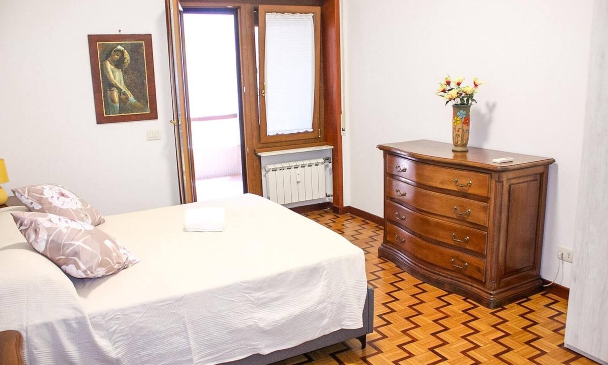 Quartiere XXXIV Lido di Ostia Levante Apartment | Bright & Modern Family Apartment Near the Beach - Sleeps 6