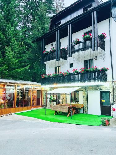 Poiana Brasov House | Cabana Din Poienita