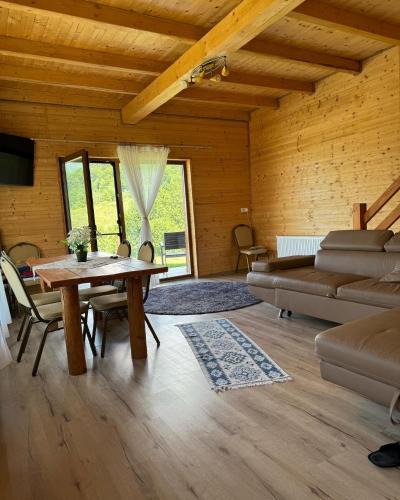 Baia-Sprie House | Cabana Izvorul Rece Maramureş
