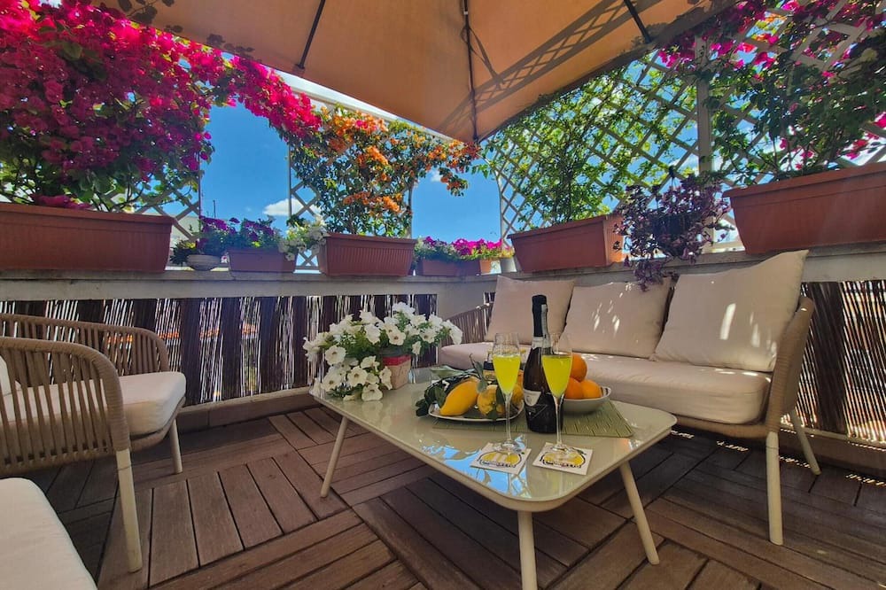 Aurelio Apartment | Carpegna Suite 92 Apartment with Mountain View, Wi-Fi and Air Conditioning