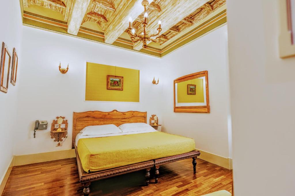 Rione II Trevi Hotel | Casa Arpinelli