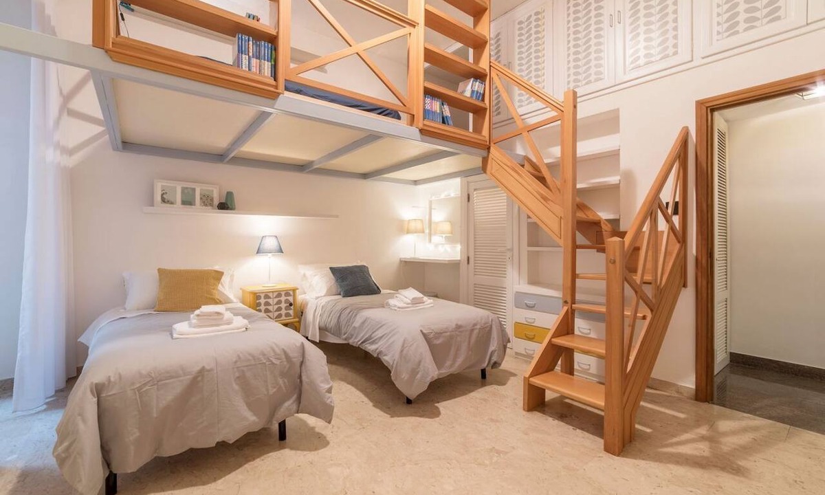 Rione XVI Ludovisi Apartment | Casa Aurora - WelcometoRhome 2BR 2BTH AC Wifi fully equipped