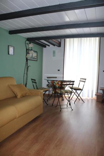Quartieri Spagnoli Apartment | Casa del Girasole