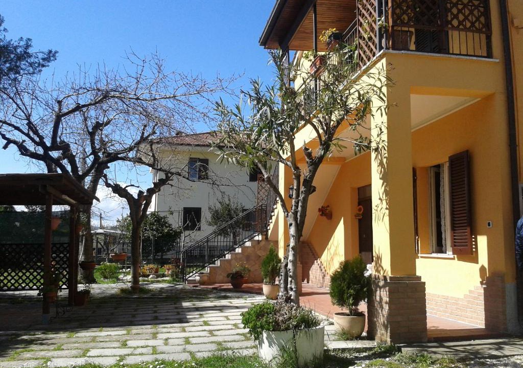 Mosciano Sant'Angelo Apartment | Casa di campagna