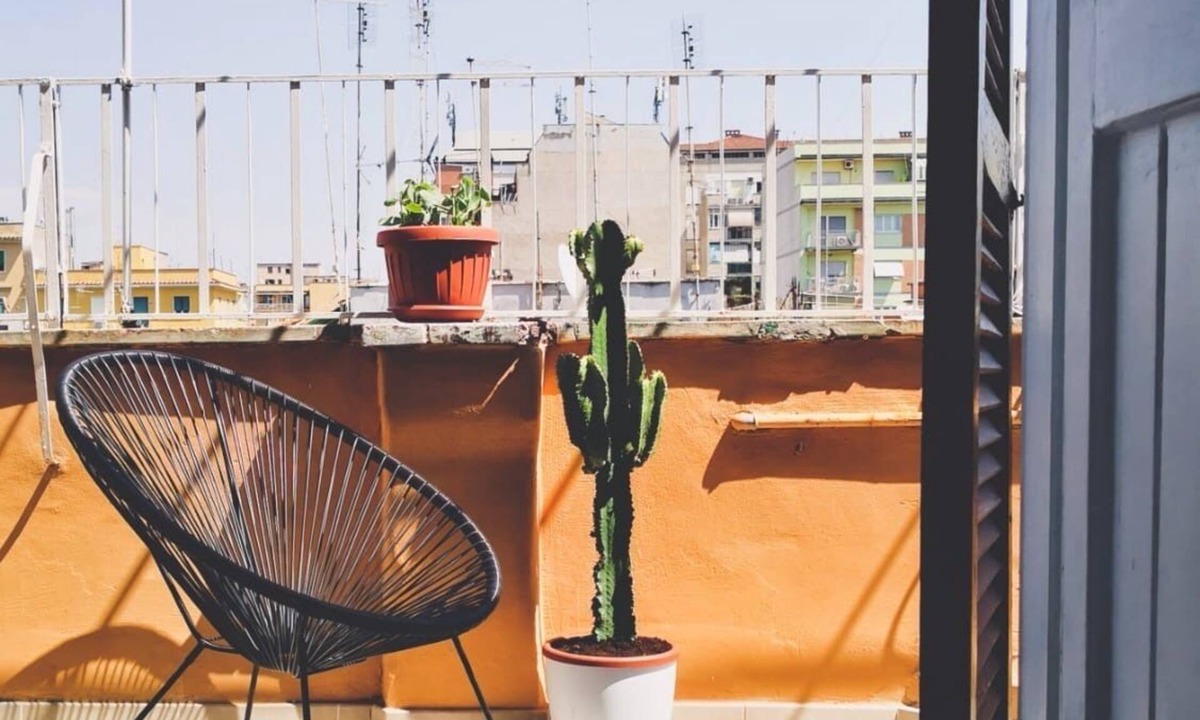 Tuscolano Apartment | Casa Frida. Studio flat with big terrace.