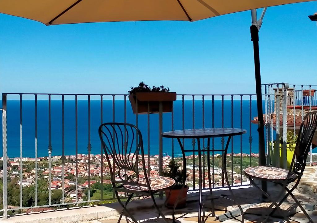 Castellabate House | Casa Iris
