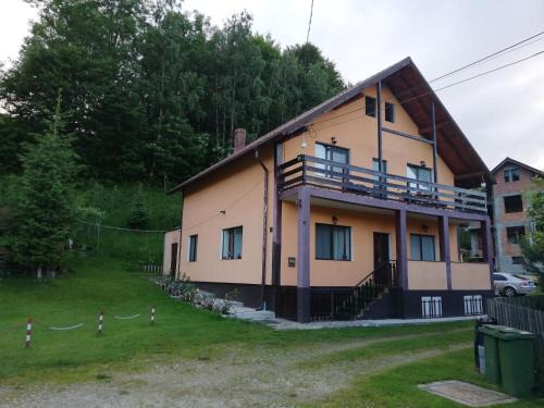 Bran House | Casa Jasmin