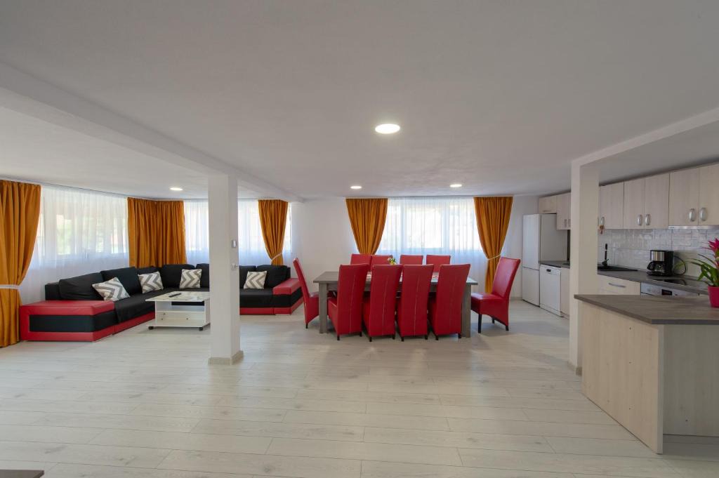 Vulcan House | Casa Pădurarului