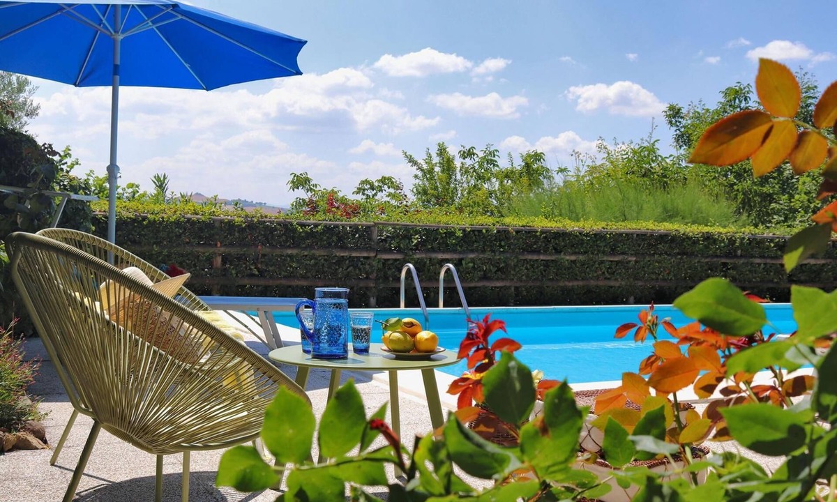 Pollenza House | Casa Polly - 2 bedrooms, pool, airco, wifi, pet friendly, Marche