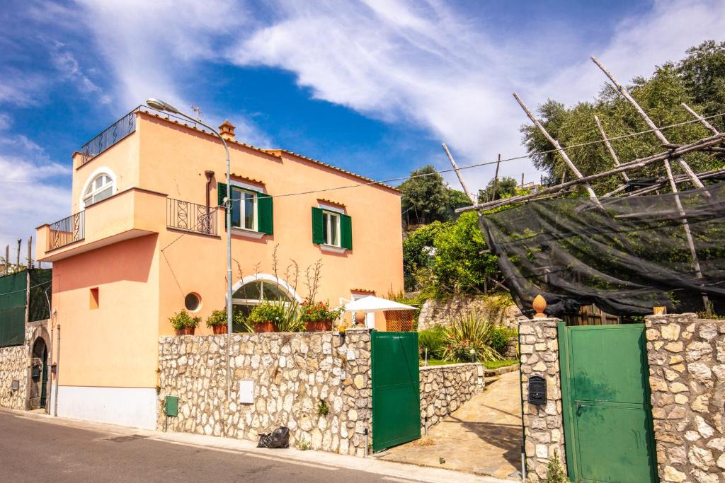Schiazzano Villa | Casa Rosada