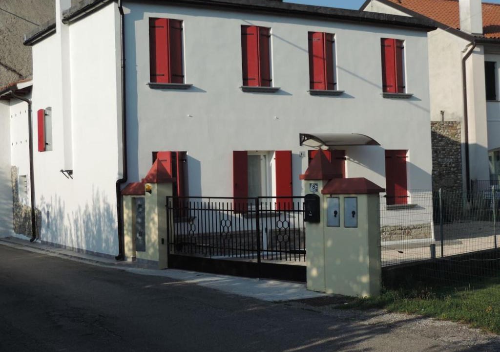 Pianzano Apartment | Casa Rossa