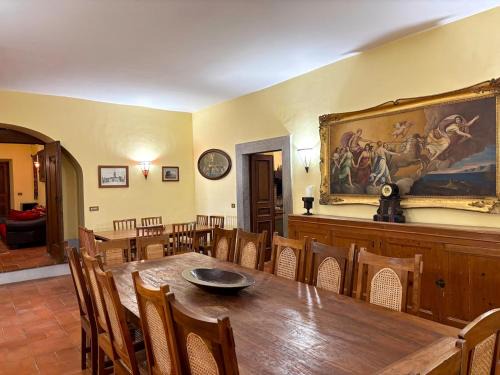 Vetralla House | Castello Vinci Historic Room with Private Bathroom