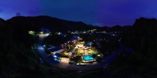 Tran Chau House | Catba Papillon Garden Bungalows & Resort