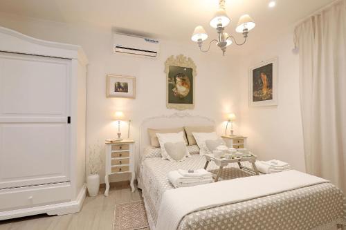 Tuscolano House | Cave98 Apartment