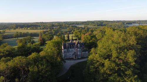 Lesignac-Durand Bed & Breakfast | Château de la Redortière