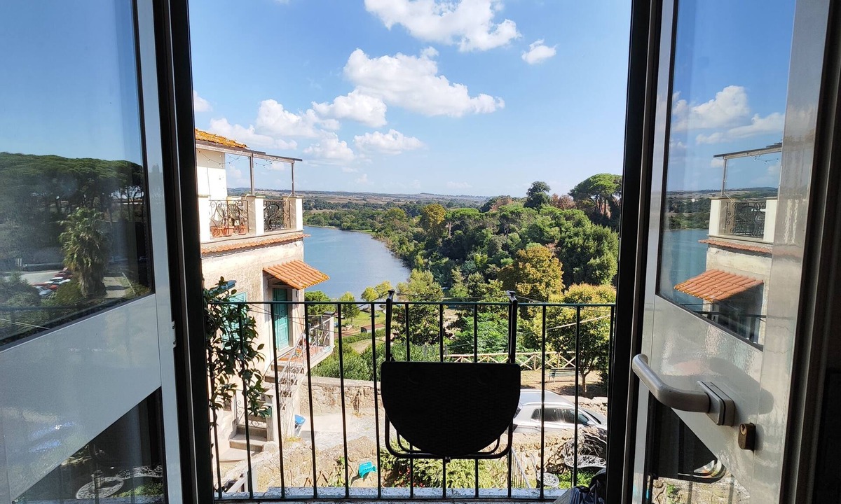 Lake Bracciano Apartment | Chalet Romantico Sul Lago