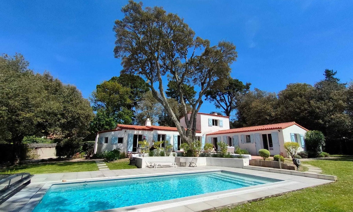 Pornic House | Charmante Villa de Bord de Mer, Avec Piscine, Situé Dans un Grand Parc Arboré