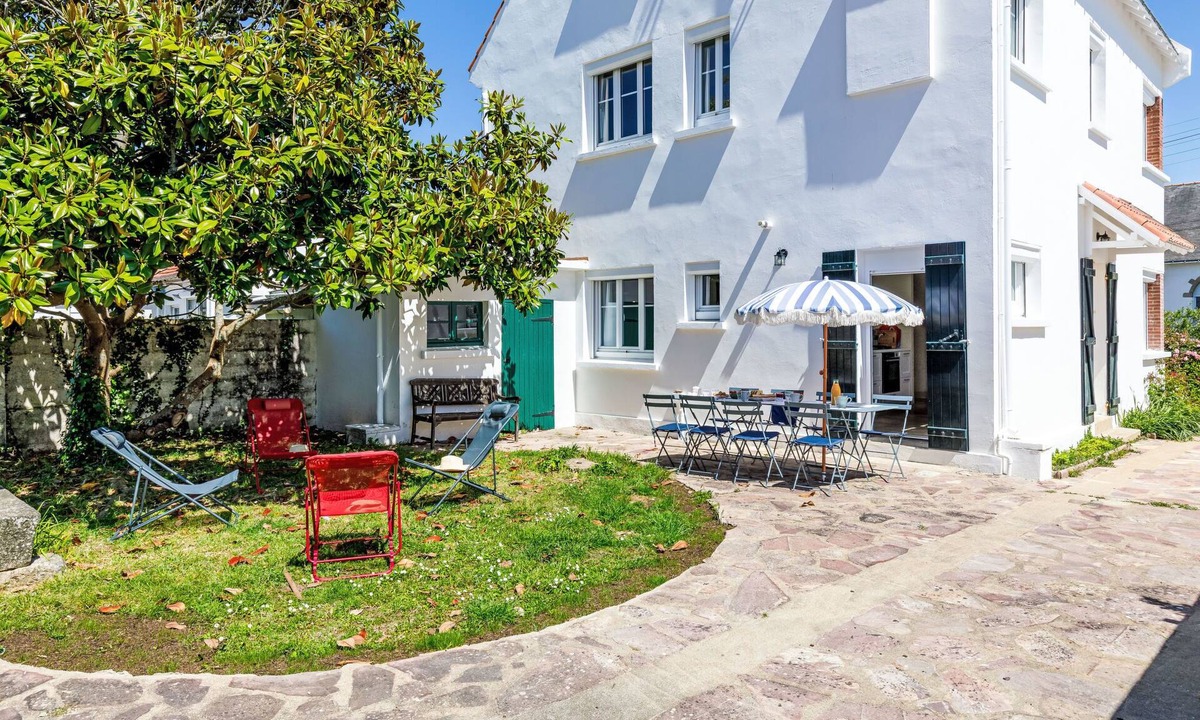 Le Croisic House | Charme de la Plage de Port Lin by Interhome