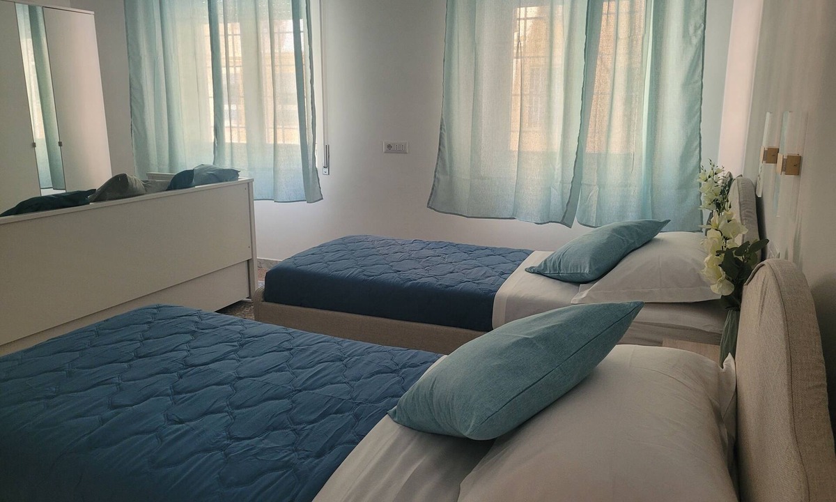 Quartiere XXXIV Lido di Ostia Levante Apartment | Charming 2-bedroom apartment, kitchen, 2 bathrooms, WiFi, AC, in Lido di Ostia