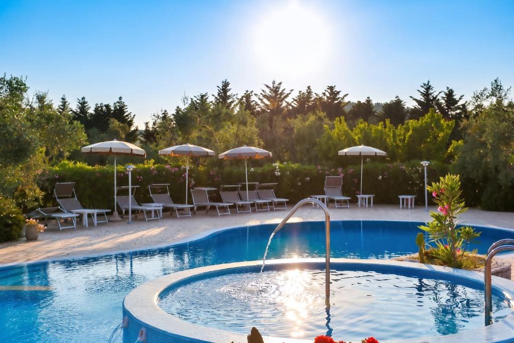 Chiesiola Apartment | Charming apartment in Vieste with shared pool - 35 m²