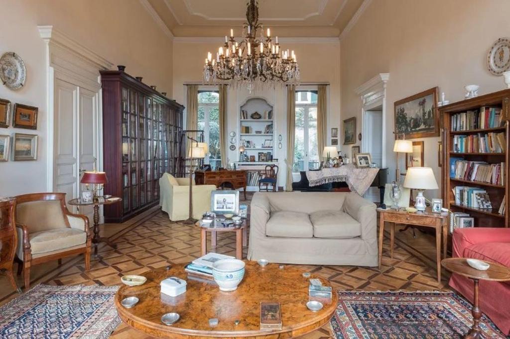 Vittorio Emanuele Apartment | Charming apartment located in the residential Via Del Parco Margherita