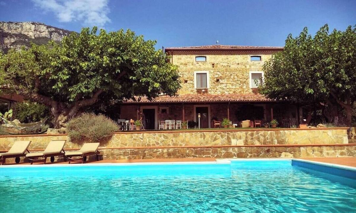 Capaccio-Paestum Villa | Charming Farmhouse with Pool in Paestum