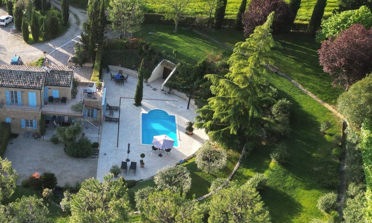 Cossignano House | Charming Italian house with pool and Mediterranean garden