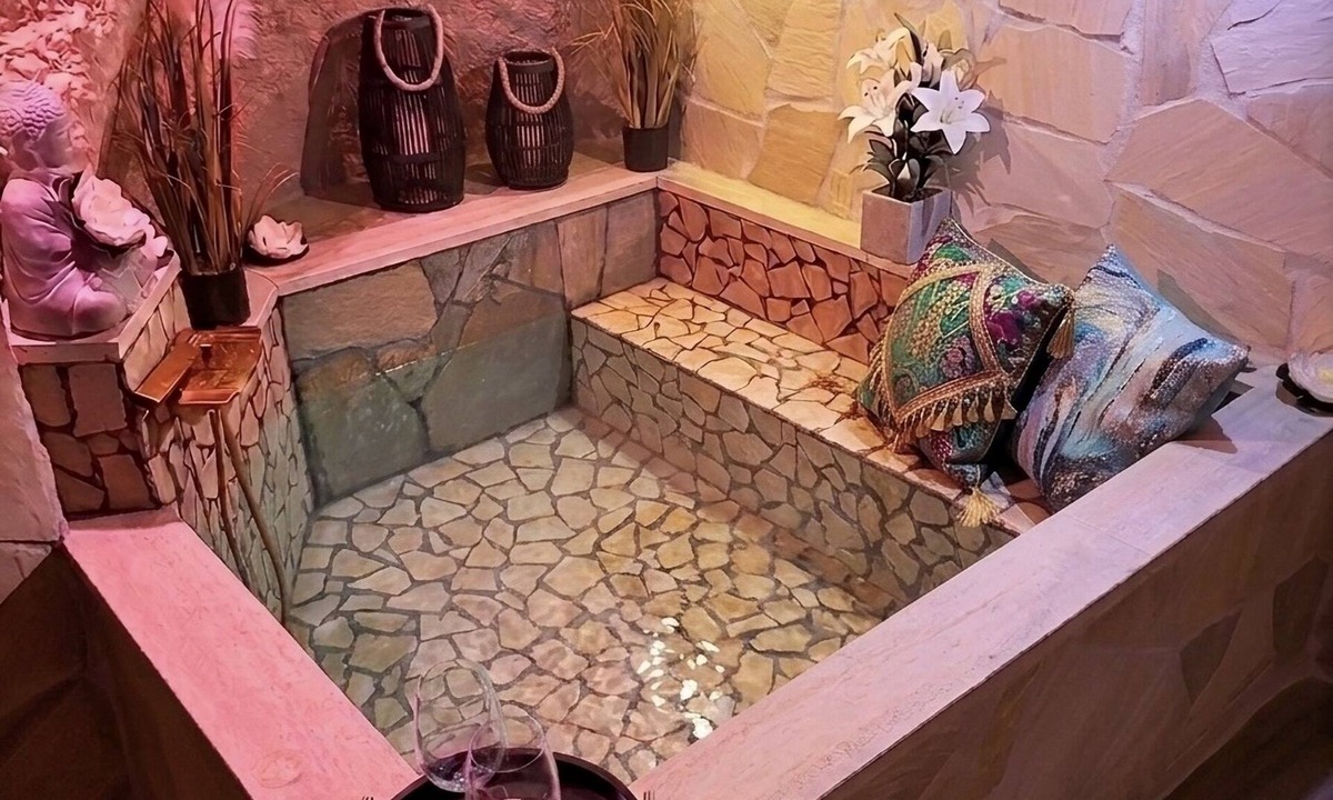 Lake Bracciano Apartment | Charming Spa Suite with Heated Stone Tub & Chromotherapy near Lake Bracciano