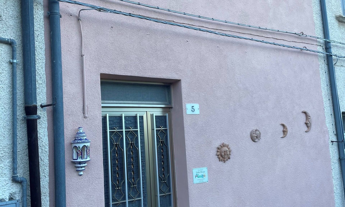 Casalanguida House | Charming town house located in the beautiful historic village of Casalanguida.