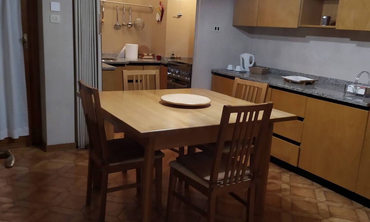 Quartiere XXV Appio Claudio Apartment | Comfortable apartment, with its own covered parking space and 6 beds