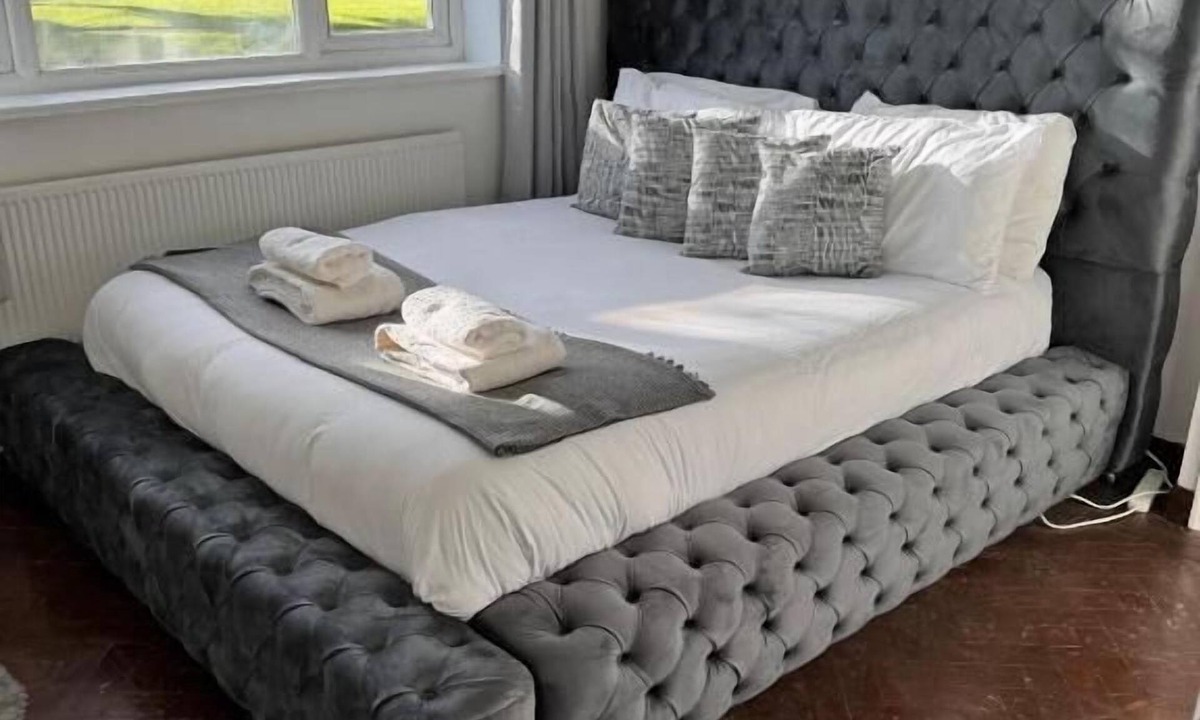 Wembley Park Apartment | Cosy 2-bed Maisonette with Private Garage in Wembley