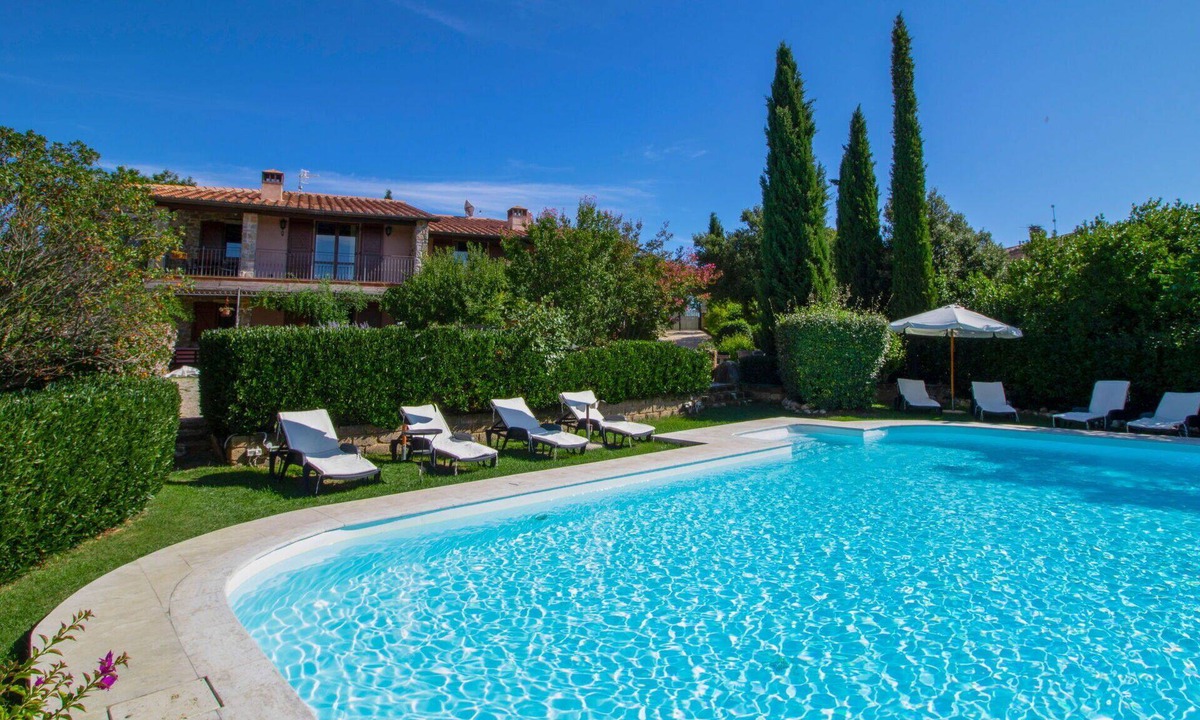 Poderi Villa | Cosy apartment in villa with private pool, hot tub, WIFI, TV, patio, pets allowed and panoramic .