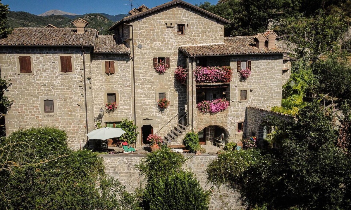 Roccafluvione Other | Country House/Farm House in Forcella with 4 bedrooms sleeps 14