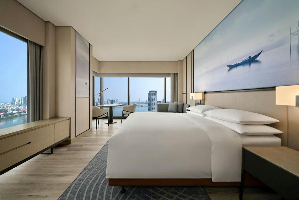 Hai Chau Hotel | Courtyard by Marriott Danang Han River