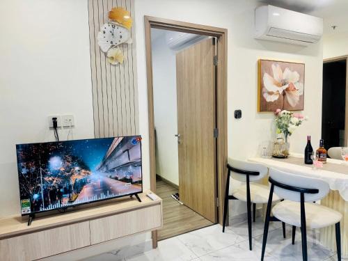 District 9 Apartment | Cozy Fully Furnished 2 Bedroom Apartment, Beverly Solari, 5 mins walk from Vincome Mega Mall