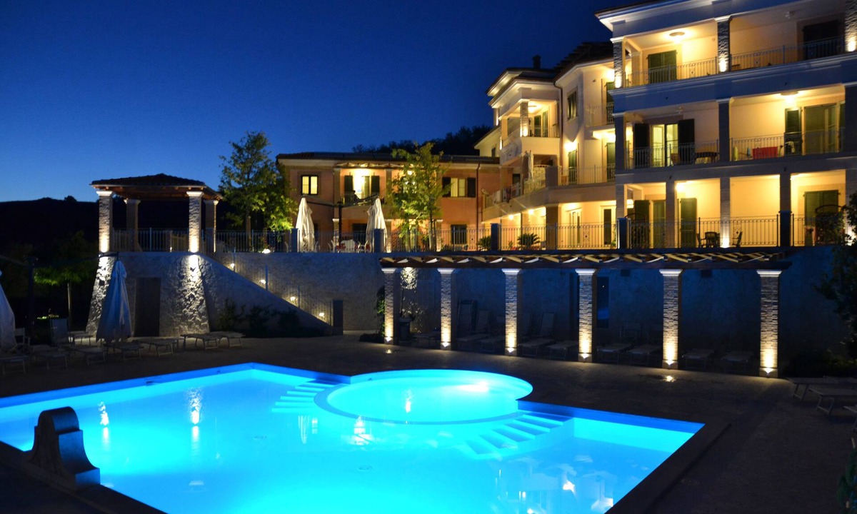 Tortoreto Apartment | Cozy resort with rooms and apartments equipped with all comforts.