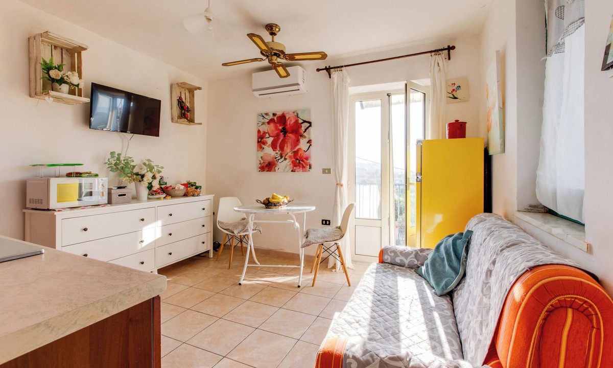 Scauri Apartment | Cute apartment whit balcony.