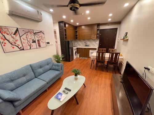 Trung Hoa Nhan Chinh Apartment | D'Capitale Apartment 1BR with Working Room & City View Balcony