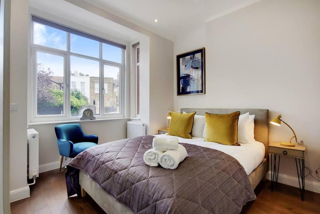 South Acton Apartment | DG1 - Family-Friendly 2-Bed with Garden in Acton - by Short Stories London
